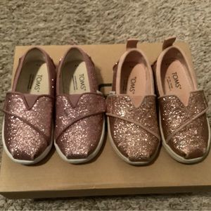 Toms Tiny Alpargata two pair